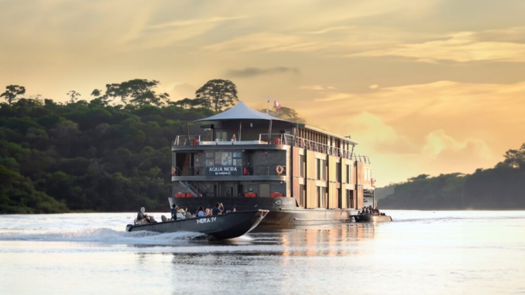 AQUA NERA LUXURY CRUISE